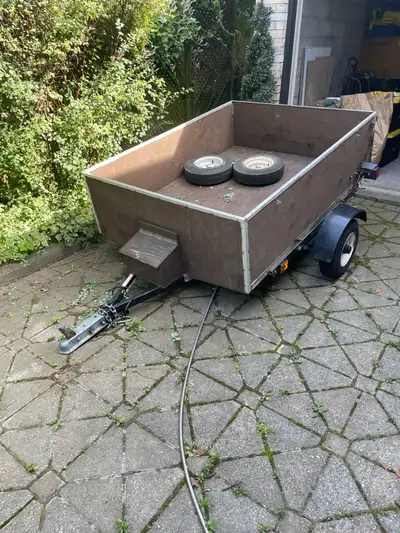 48”x 65” with 15 “ walls 2” ball, 2 xtra spares