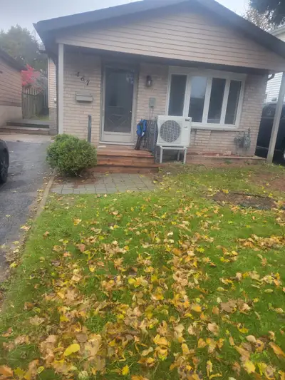 Rent+utilities 3+1 bedroom 2 bathrooms 3 car parking space Large living room and family room space N...