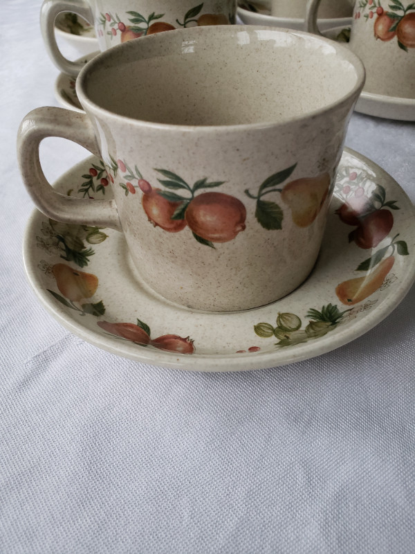 Wedgwood Quince Coffee/Teacups with Saucers in Arts & Collectibles in Kingston