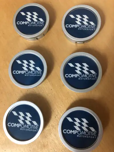 6 '' Center Caps pour '' Compomotive Mag '' , Modèle : '' Evolution 1 , Diam. Ext.=2 1/4'' / Diam. I...