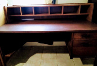Large Desk w drawers & Bk shelf 