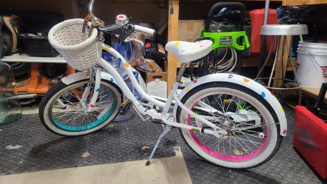 Electra Heartchya 1 20-inch Bike in Kids in La Ronge - Image 4