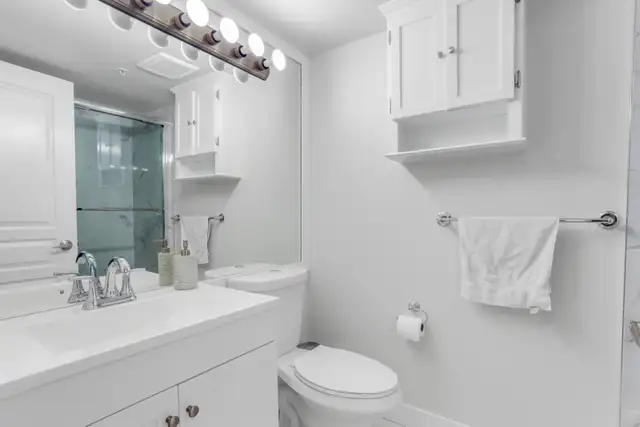 Furnished Downtown Studio - Utilities + WiFi Incl - Pool & Gym in Long Term Rentals in Vancouver - Image 13