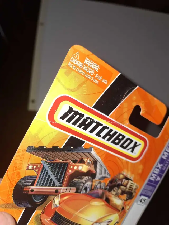 Fork Lift "Power Lift" 2008 Matchbox release card is creased in Toys & Games in Guelph - Image 4
