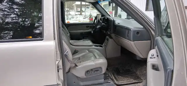 Chevy suburban 2500 in Cars & Trucks in 100 Mile House - Image 10