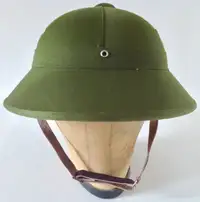 Vintage Collection. Magnifique chapeau de brousse, couleur kaki