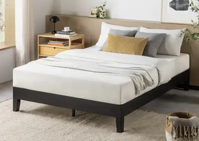 Lit plateforme Queen en bois massif (neuf) / Queen Solid Wood Pl, View more