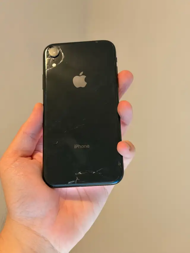 iPhone XR Selling As is 64GB Unlocked FIRM