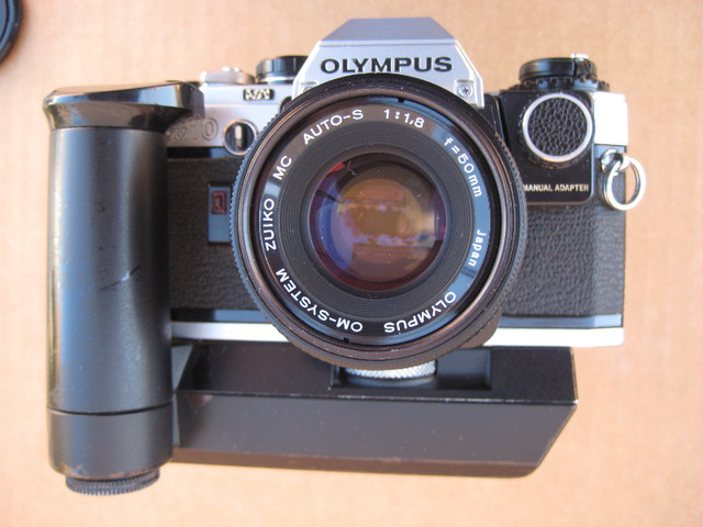 OLYMPUS  35mm Camera in Cameras & Camcorders in City of Toronto - Image 3
