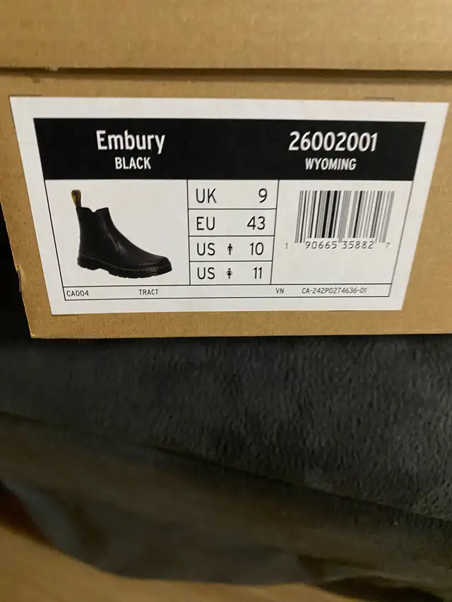 Brand new unisex boots for sale in Men's Shoes in Woodstock - Image 5