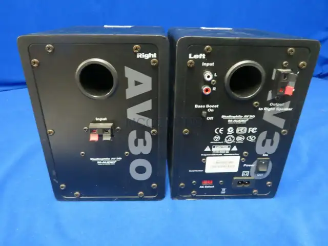 M-Audio AV30 Studiophile Professional Reference Speakers in Speakers in Mississauga / Peel Region - Image 8
