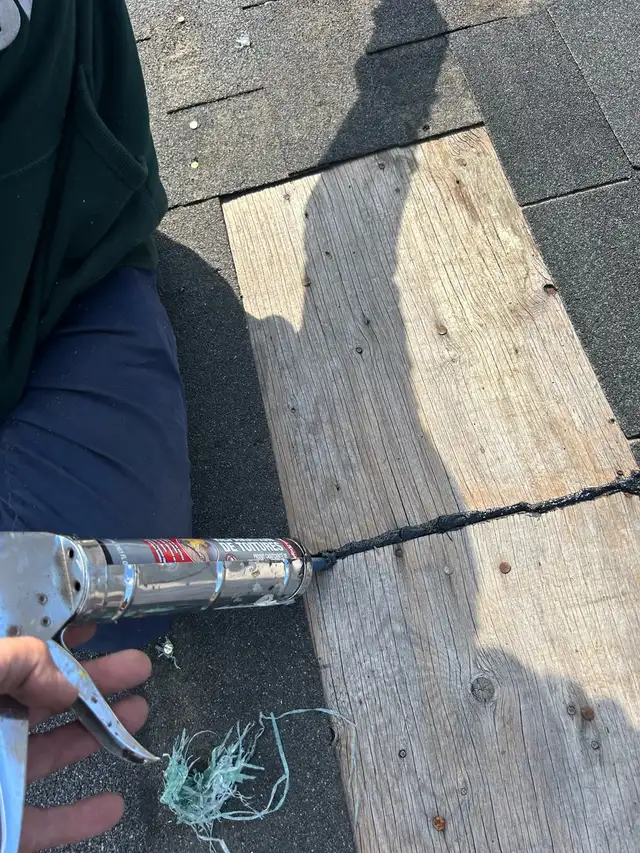 Small roof repair from 200 $63581890223489122