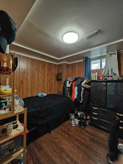 Private furnished room available for a girl only in a all gilrs house near Fanshawe College main cam...