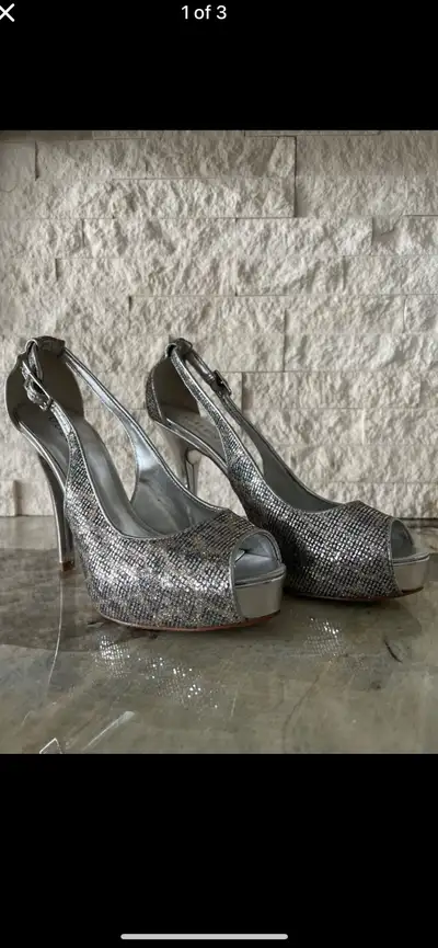 Guess Shoes Woman/Femme:  7.5, View more