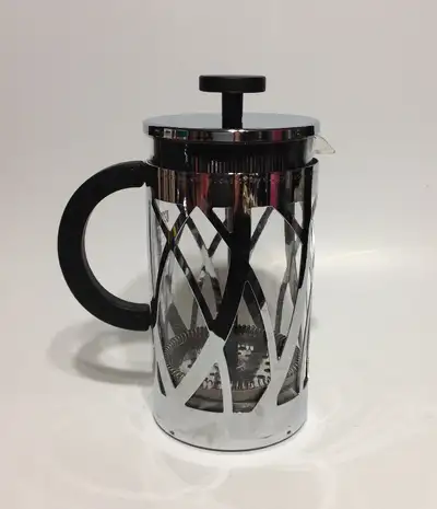 If the ad is up - the item is available. Gently used. Excellent condition. 8 cups / 32 oz.. Retail w...