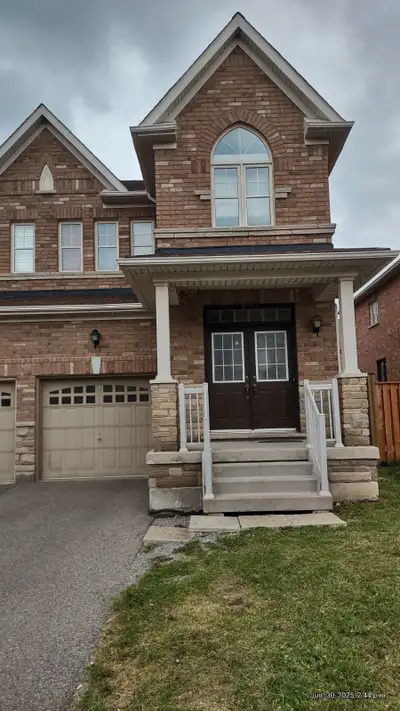 4 Bedrooms Semi-detached House for rent