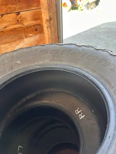 Set of 4 bfg all terrain 37-13.5-r18 No plug or holes. Still good tread left. 600$ for the 4