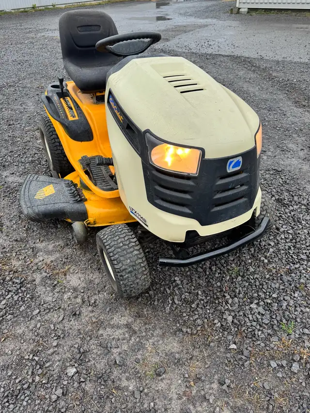 tracteur a gazon cub cadet LTx1142 hydrostatique in Lawnmowers & Leaf Blowers in Trois-Rivières - Image 10