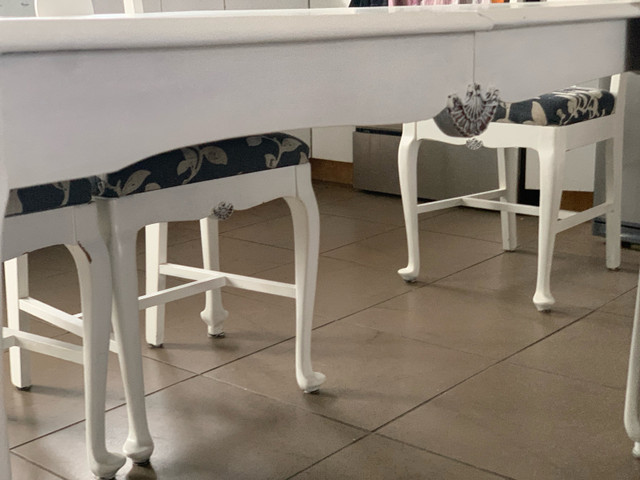 BAISSE DE PRIX Table à dîner et 6 chaises; doit partir  dans Mobilier de salle à manger et cuisine  à Longueuil/Rive Sud - Image 2