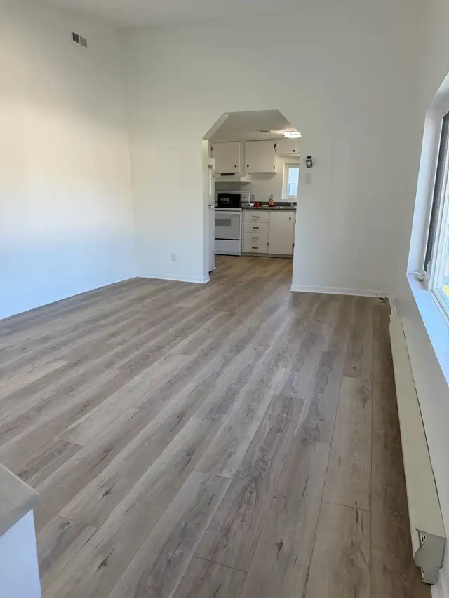 3 Beds 1 Bath Apartment for Rent