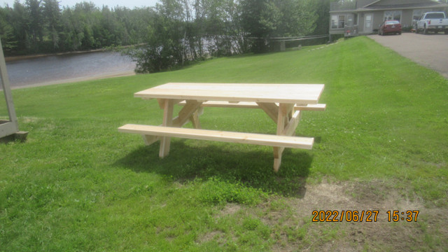 ❗❗❗QUALITY CEDAR PICNIC TABLES (BUILDER) NEW 2024❗❗❗ in Patio & Garden Furniture in Moncton - Image 2