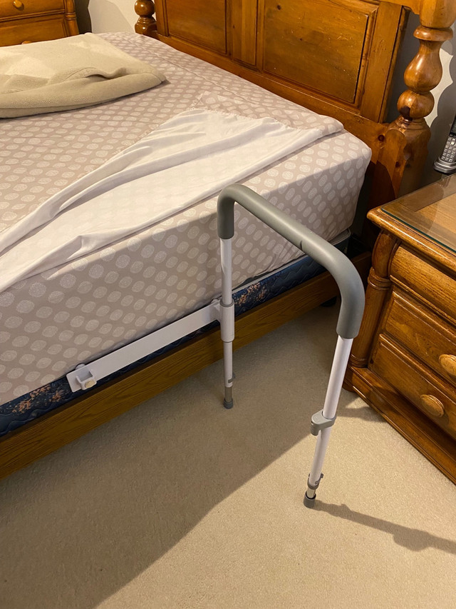 Bed rail in Health & Special Needs in Windsor Region - Image 2