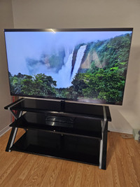 Samsung QLED 65 inch 4K UHD TV With Solid Black Metal TV Stand