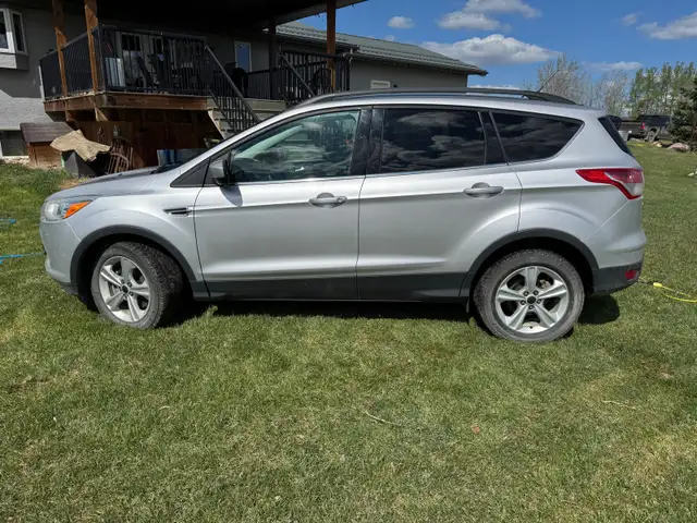 2014 Ford Escape SE in Cars & Trucks in Edmonton - Image 3