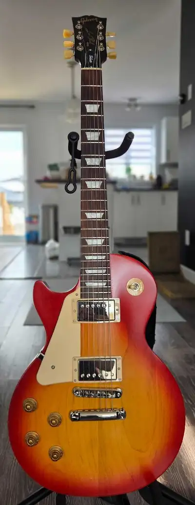 Gibson Tribute gauchère/left handled Guitar , View more