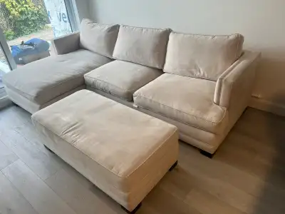 DIVAN SECTIONNEL EN PLUME $$$$, View more