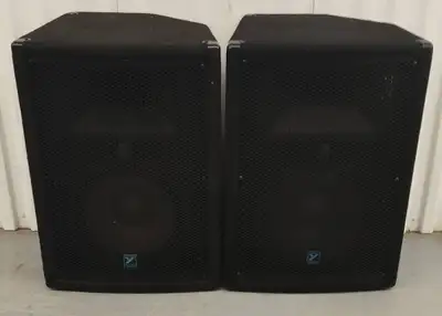 Excellent condition Yorkville YX12 - 12" professional audio passive pa speakers. Great for FOH or mo...