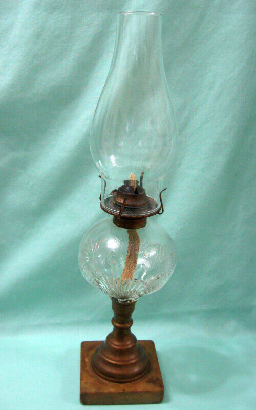 ANCIENNE LAMPE A L HUILE /ANTIQUE OIL LAMP..b dans Art et objets de collection  à Ouest de l’Île - Image 2