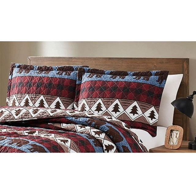 New 3 PC Brown Bears & Trees Quilt • QUEEN $65 in Bedding in North Bay - Image 2