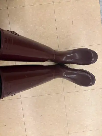 Hunter rain boots women size 8, View more