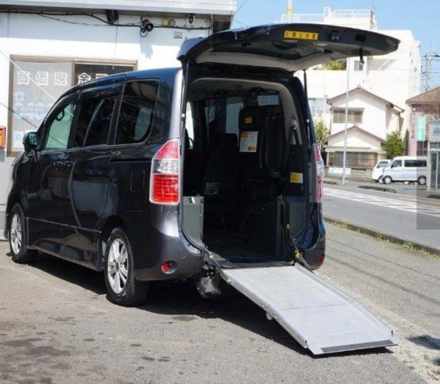 2008 Toyota Noah wheelchair van  in Cars & Trucks in Calgary