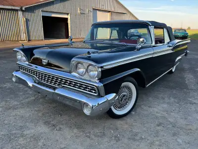 1959 Ford Fairlane Sunliner convertible. This car comes equipped with 292 V8 automatic power brakes...