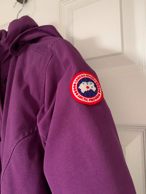 Authentic Girls Size 14/16 Canada Goose=Adult women XS-Dry clean in Kids & Youth in Markham / York Region - Image 2