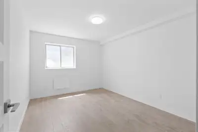 C'EST UNIQUE ET C'EST UN TRÈS BEAU ET TRÈS PROPRE LOGEMENT RÉNOVÉ A LOUER 4 1/2 - 4.5 au Vieux Longu...