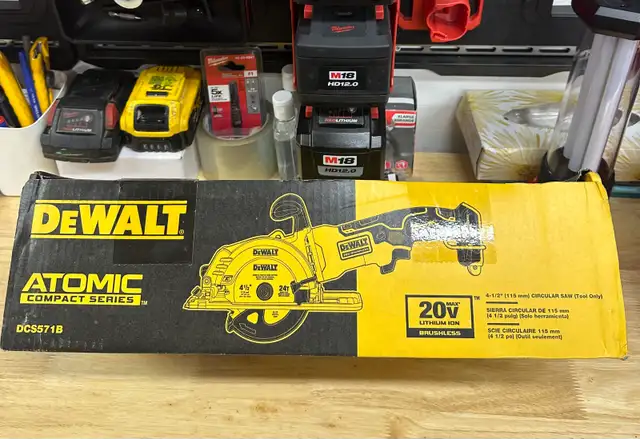 Dewalt 20v Max Atomic 4-1/2 Inch Compact Circular Saw