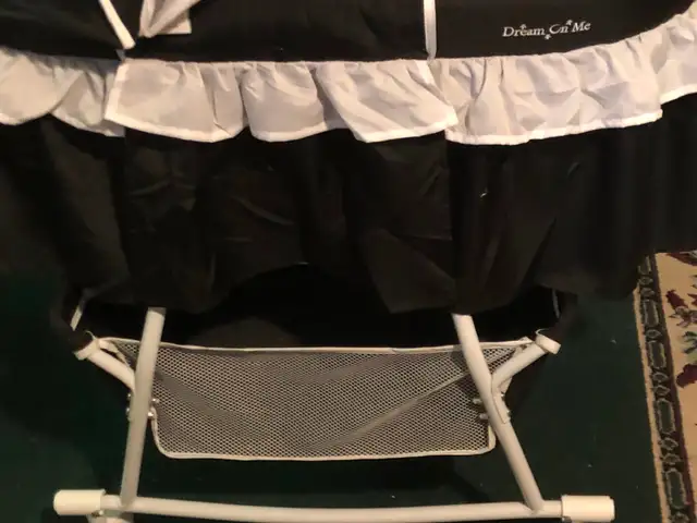 Baby Bassinet on Wheels in Other in Chatham-Kent - Image 4