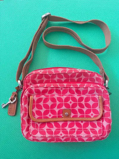 Woman’s Red Fossil Handbag , View more