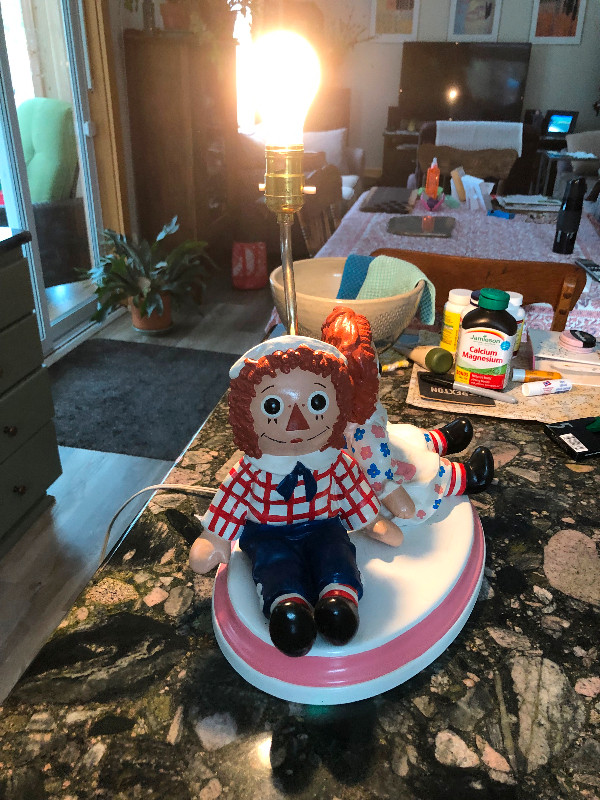 Ceramic Raggedy Ann & Andy Lamp in Arts & Collectibles in St. John's - Image 3