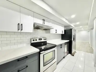 ✨ Available Immediately – Long-Term or Short-Term Lease ✨ Spacious 2-bedroom basement apartment in a...