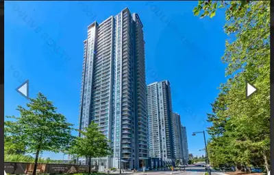 1 bedroom in a 2 bedroom 2 bath apartment in an highrise building at Surrey available for rental. 4m...