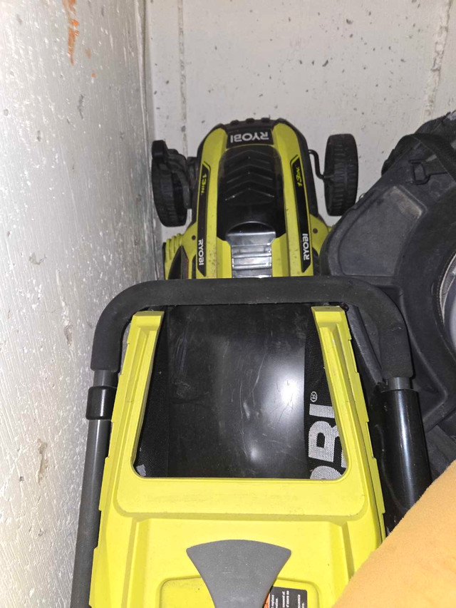 Ryobi Lawnmower in Lawnmowers & Leaf Blowers in Prince George - Image 2