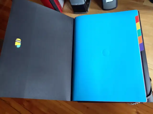 Lot 6 cartables classeur binders 1" 1.5" 2" (3 anneaux) bon état in Storage & Organization in City of Montréal - Image 8