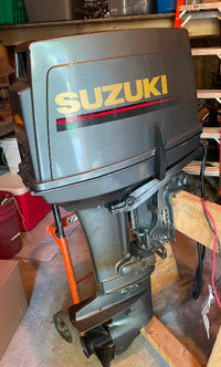25 HP Suzuki oil injection, electric start. Runs perfectly $1500