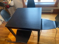 Table extensible + 4 chaises