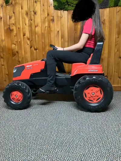 Tracteur à pédales Kubota pour enfant, View more