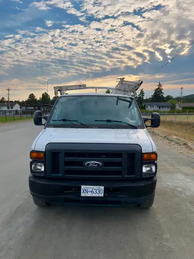Work van ready to go! 2014 Ford E-350 Super Duty service van, 5.4 litre Triton V8 automatic, ac, til...